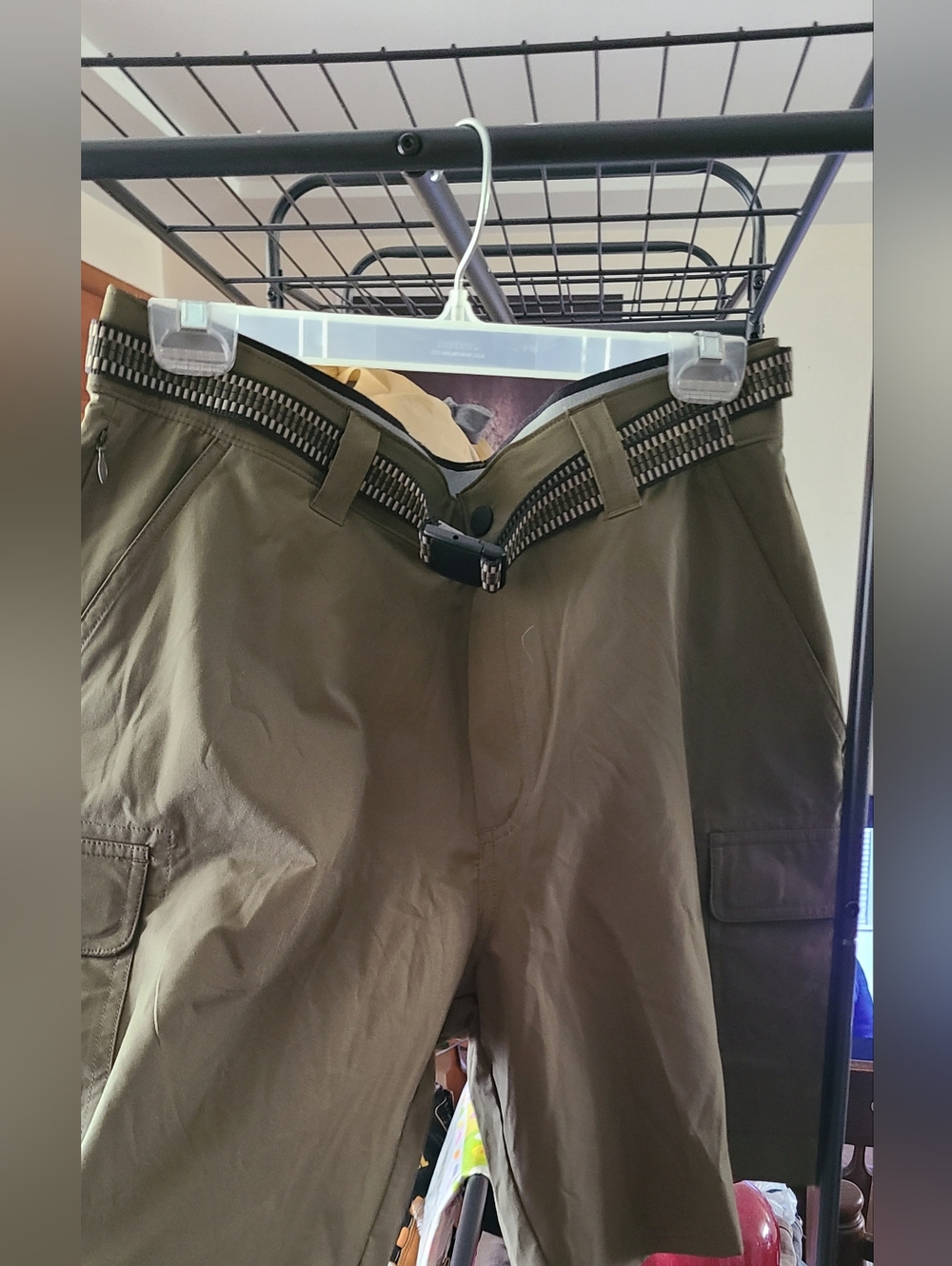 NWT Men's Olive Green Cargo Pants - Casual Utility Style. Belt.